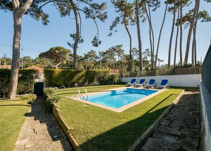 Charming Family In בית נופש