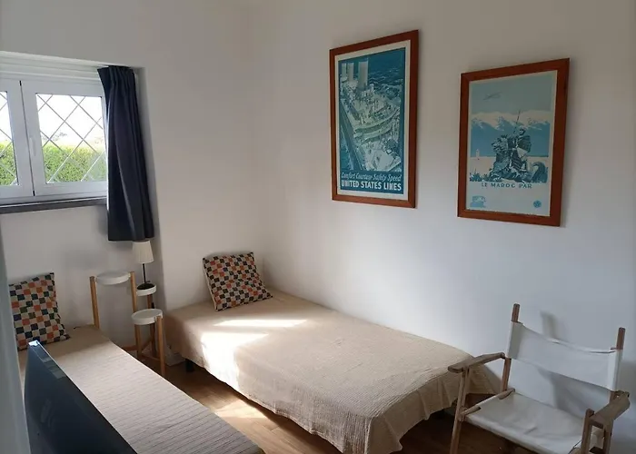 Charming Family In קולארס